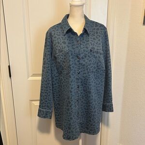 Women’s Denim Style Animal Print Button Down Shirt/Shacket Size 1X